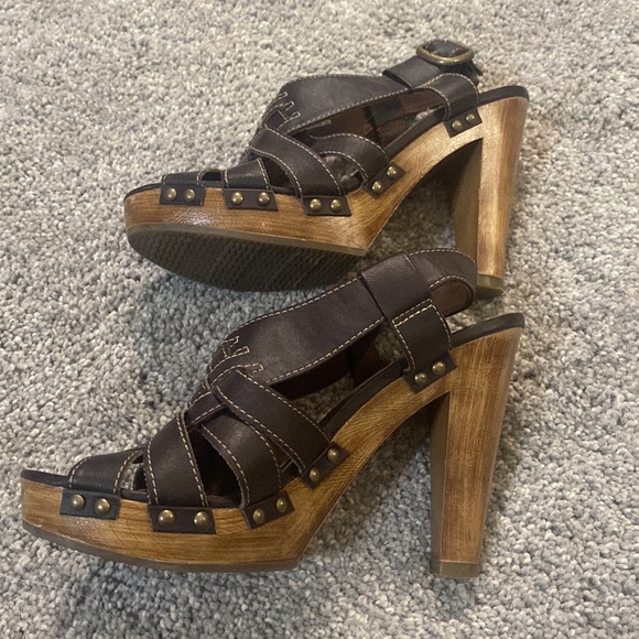 Brown heels!!! Barely worn! - Picture 3 of 4